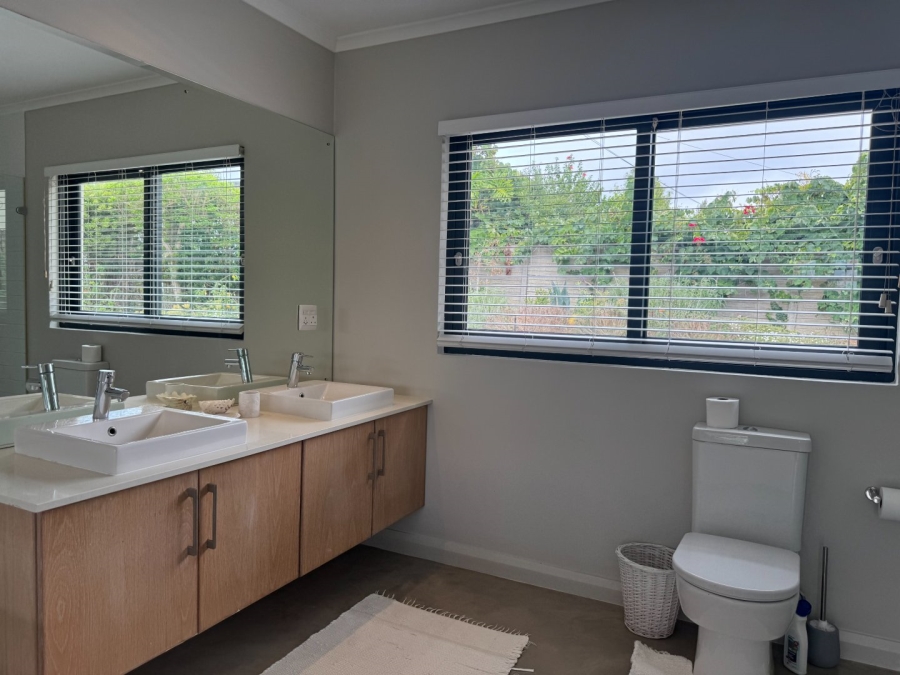 To Let 4 Bedroom Property for Rent in Upper Robberg Western Cape